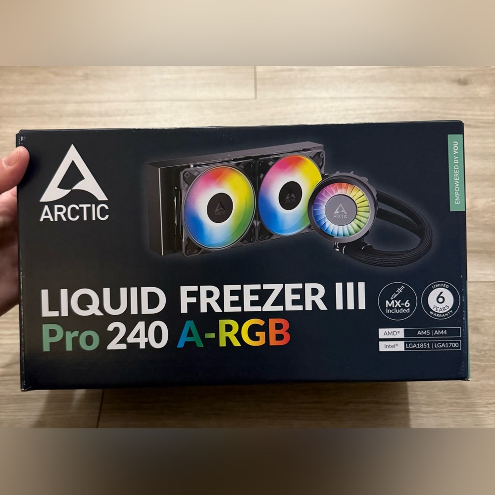 Arctic Liquid Freezer III Pro 240 A-RGB CPU Cooler - Black - Picture 2 of 15